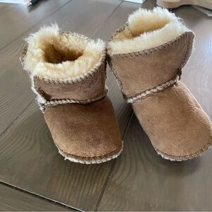Minnetonka Brown Baby boots